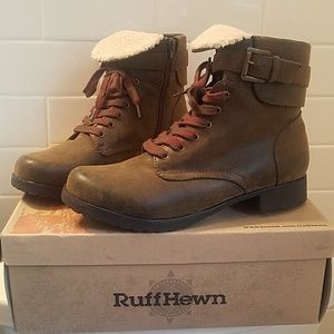 BARELY WORN Ruff Hewn boots